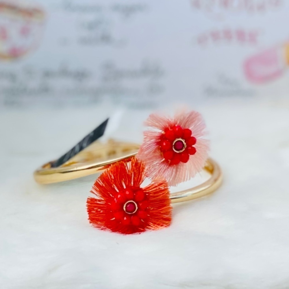NWT INC FLORAL BRACELET